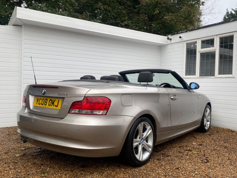 BMW 1 SERIES