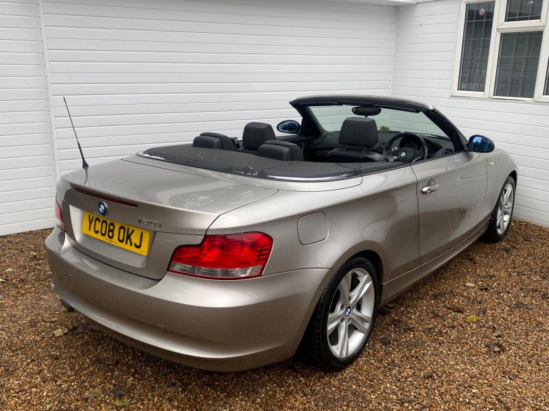 BMW 1 SERIES