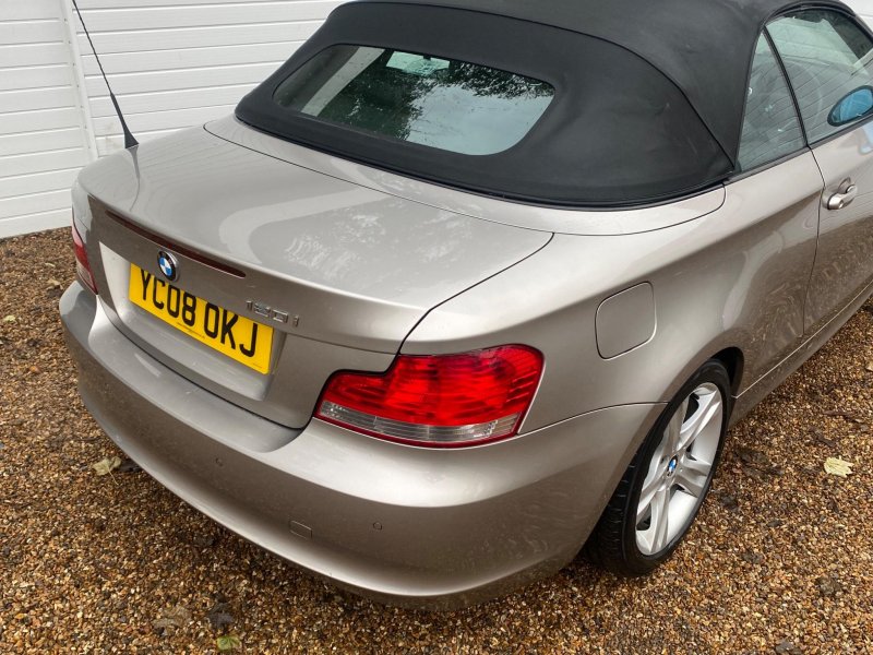 BMW 1 SERIES
