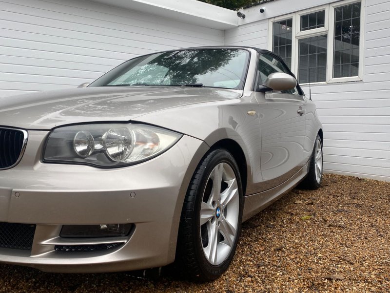 BMW 1 SERIES