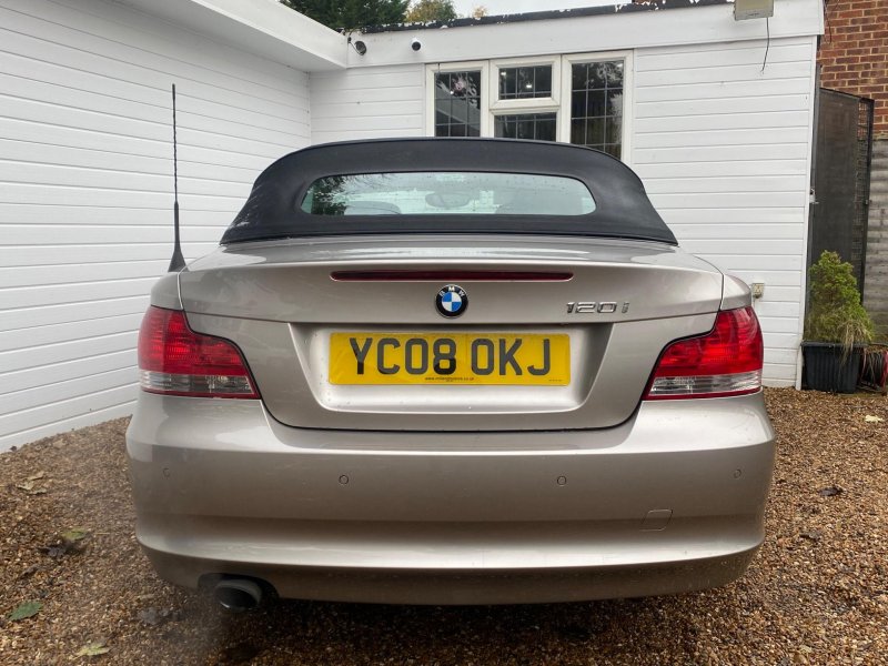 BMW 1 SERIES