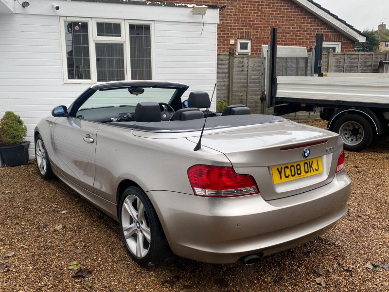 BMW 1 SERIES