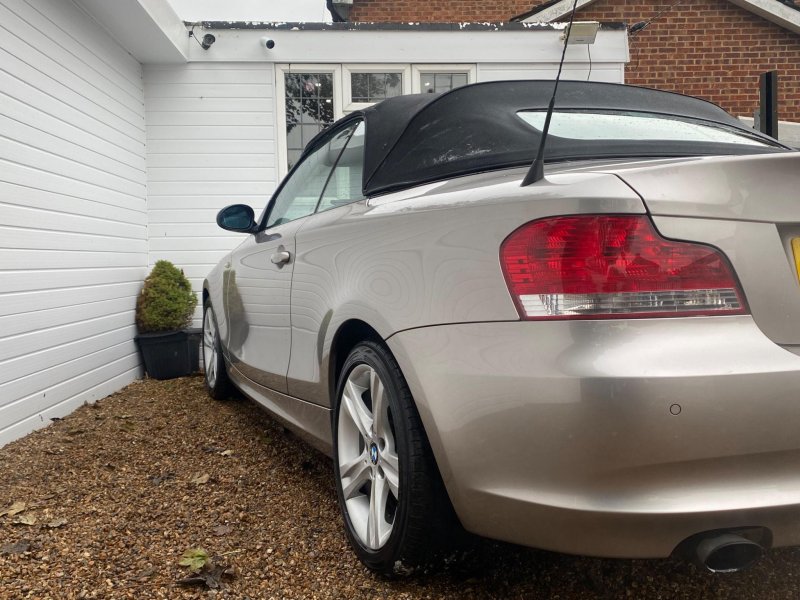 BMW 1 SERIES