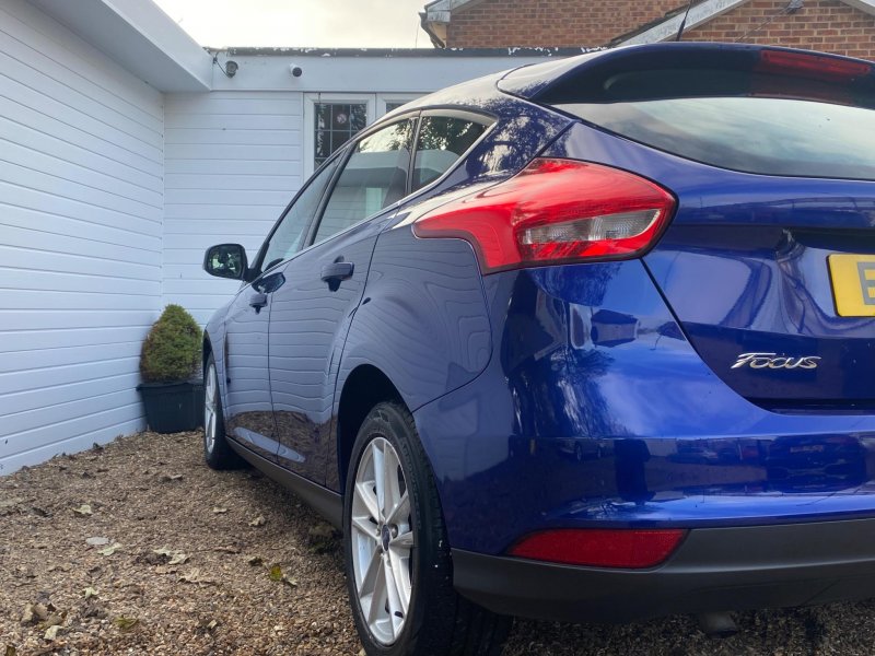FORD FOCUS