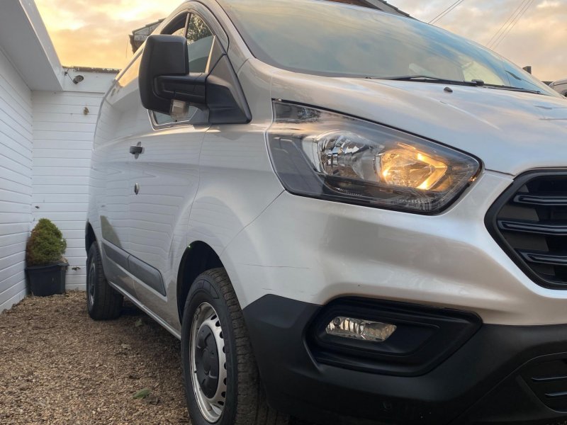 FORD TRANSIT CUSTOM