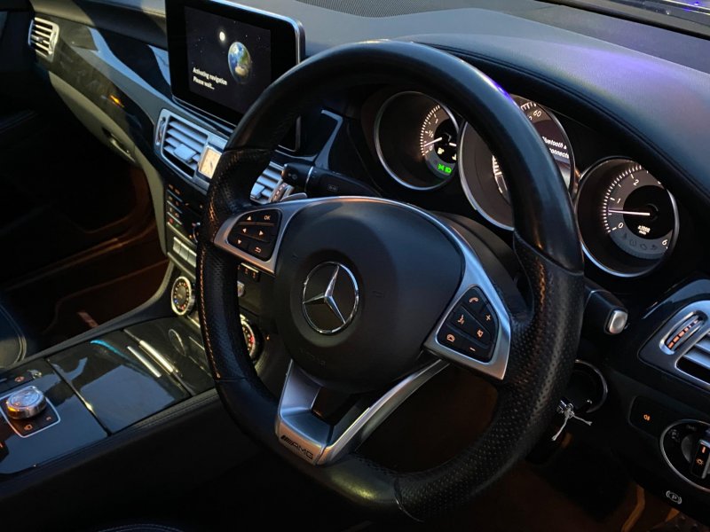 MERCEDES-BENZ CLS