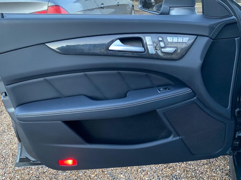 MERCEDES-BENZ CLS