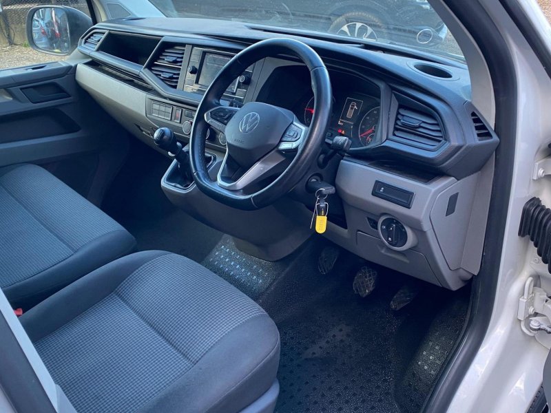 View VOLKSWAGEN TRANSPORTER 2.0 TDI T30 Startline FWD SWB Euro 6 (s/s) 5dr