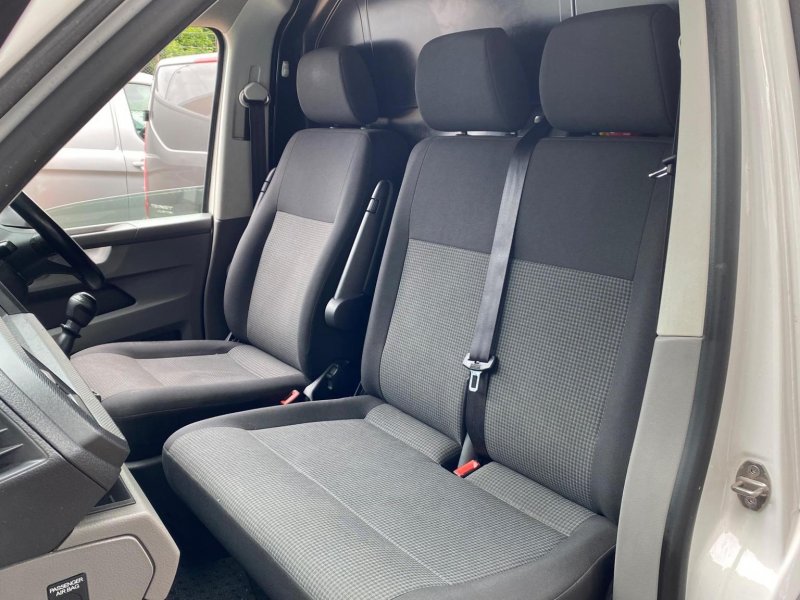 VOLKSWAGEN TRANSPORTER