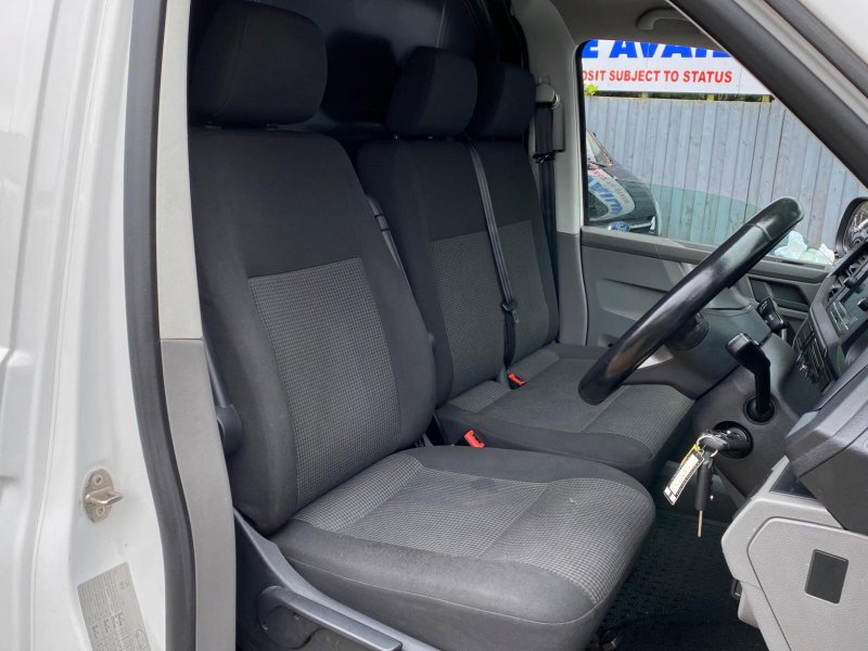 VOLKSWAGEN TRANSPORTER