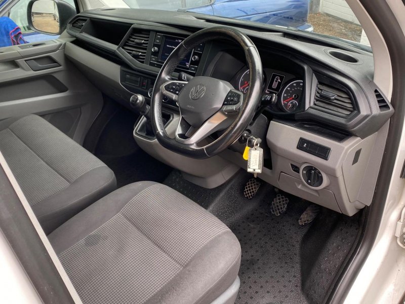 View VOLKSWAGEN TRANSPORTER 2.0 TDI T30 Startline FWD SWB Euro 6 (s/s) 5dr