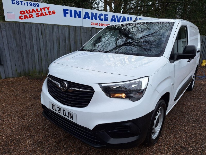 View VAUXHALL COMBO 1.5 Turbo D 2300 Dynamic L2 H1 Euro 6 4dr