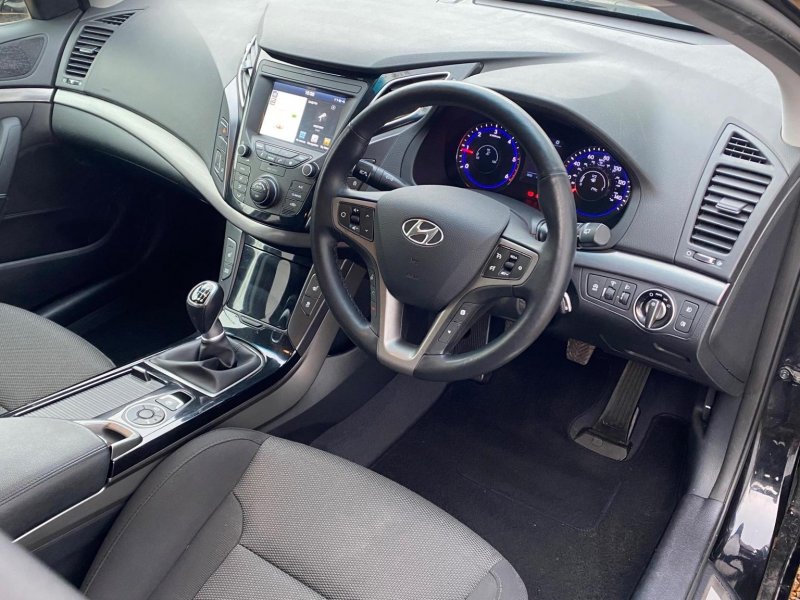 View HYUNDAI I40 1.7 CRDi Blue Drive SE Nav Tourer Euro 6 (s/s) 5dr