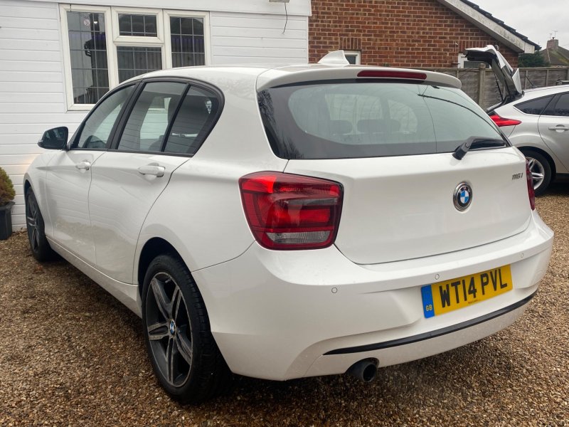 BMW 1 SERIES