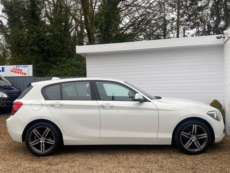 BMW 1 SERIES