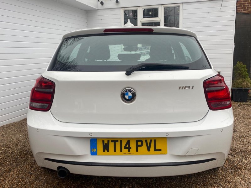 BMW 1 SERIES