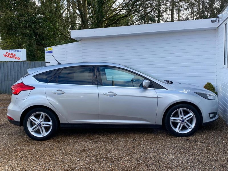 FORD FOCUS