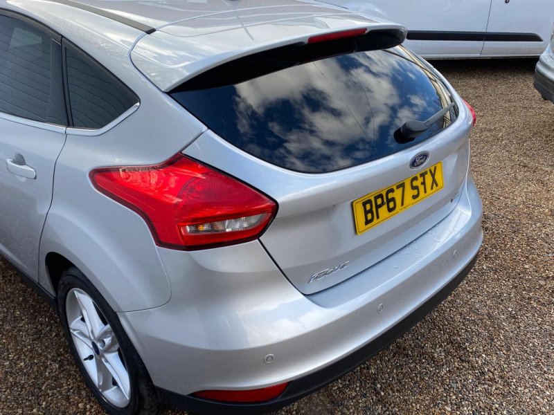 FORD FOCUS