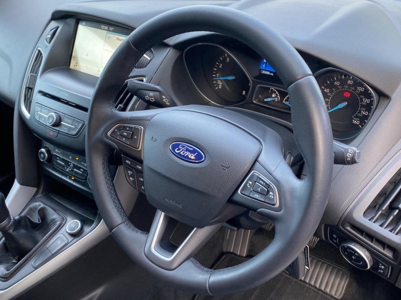 FORD FOCUS