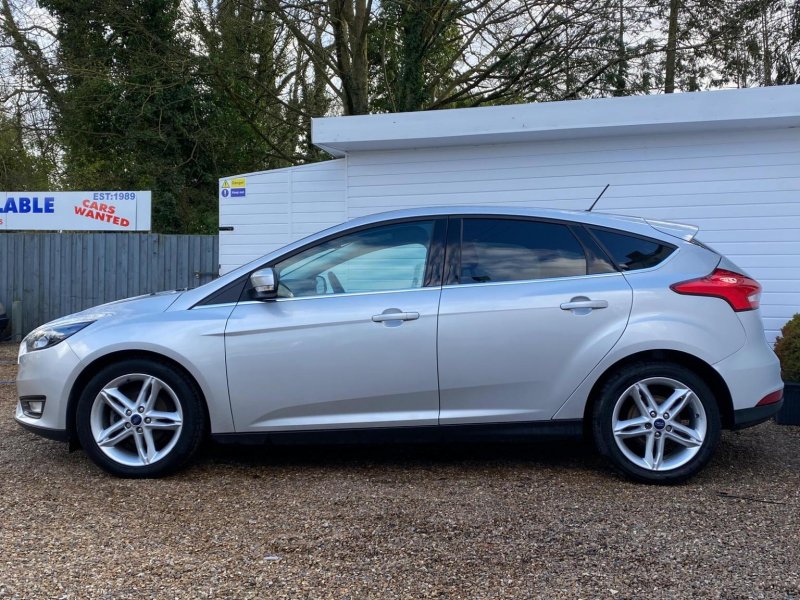 FORD FOCUS