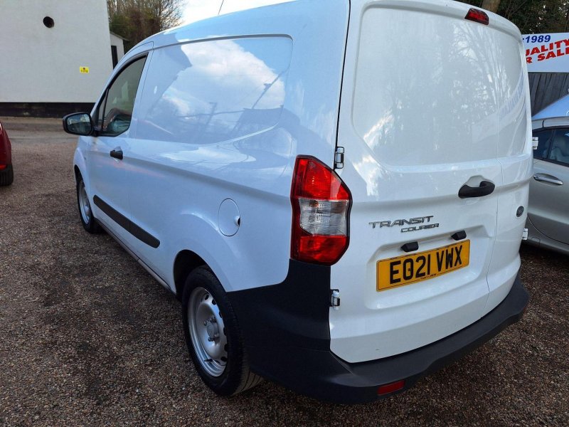 FORD TRANSIT COURIER