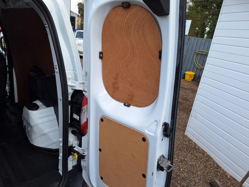 FORD TRANSIT COURIER