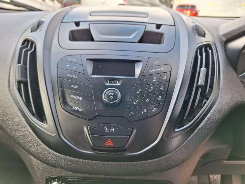 FORD TRANSIT COURIER