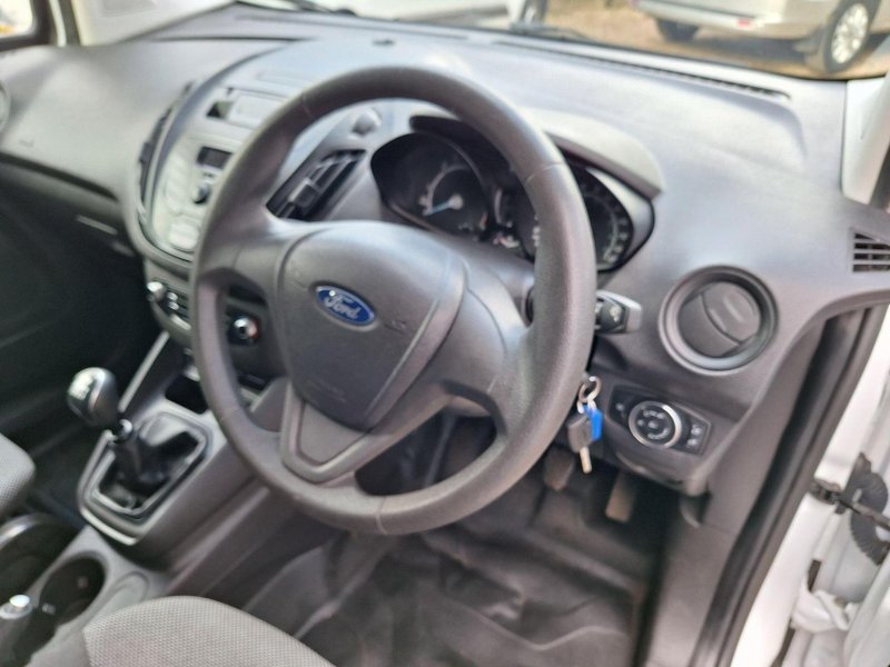 FORD TRANSIT COURIER