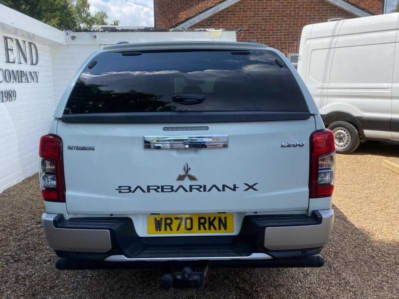 MITSUBISHI L200