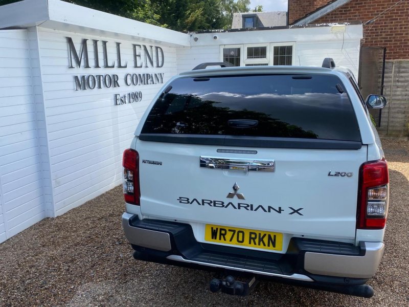 MITSUBISHI L200