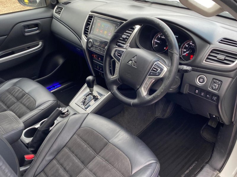 View MITSUBISHI L200 2.2 DI-D DC Barbarian X Auto 4WD Euro 6 (s/s) 4dr