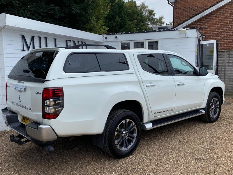 View MITSUBISHI L200 2.2 DI-D DC Barbarian X Auto 4WD Euro 6 (s/s) 4dr