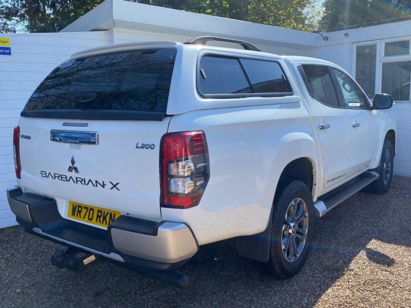 View MITSUBISHI L200 2.2 DI-D DC Barbarian X Auto 4WD Euro 6 (s/s) 4dr