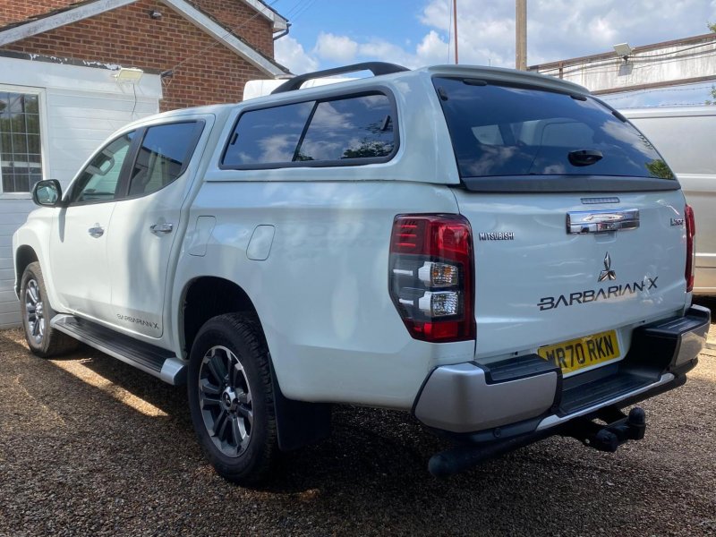 MITSUBISHI L200