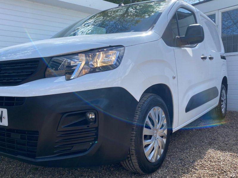 PEUGEOT PARTNER