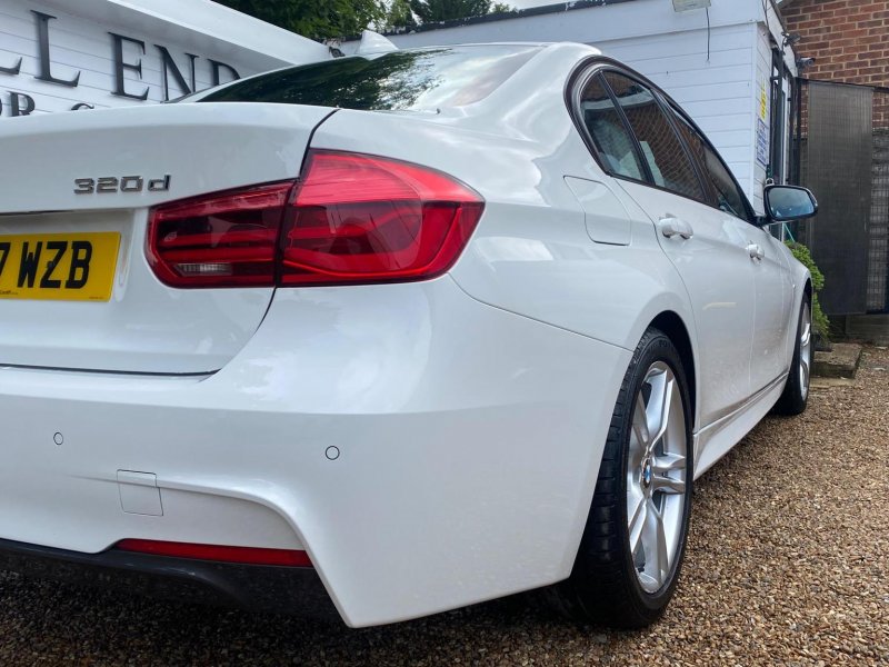 BMW 3 SERIES