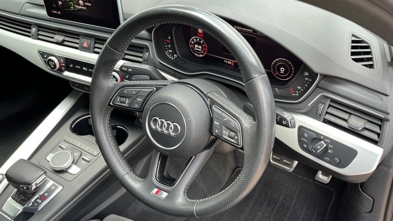 AUDI A4 AVANT