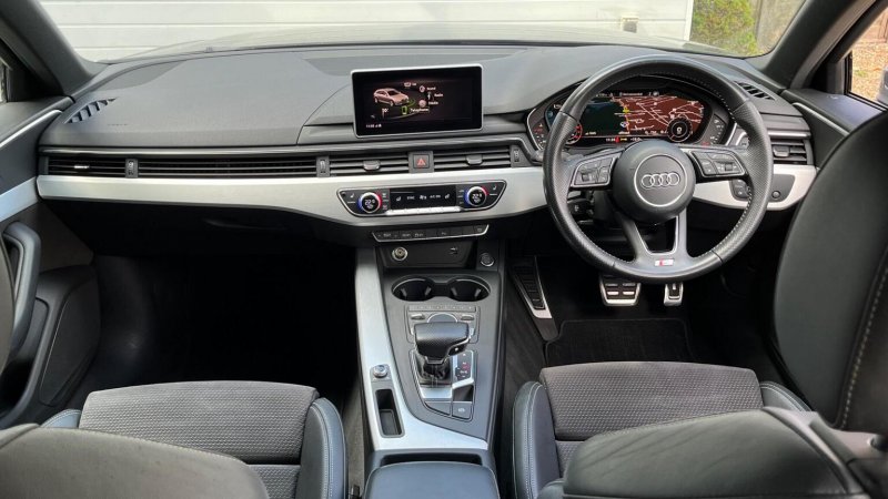AUDI A4 AVANT