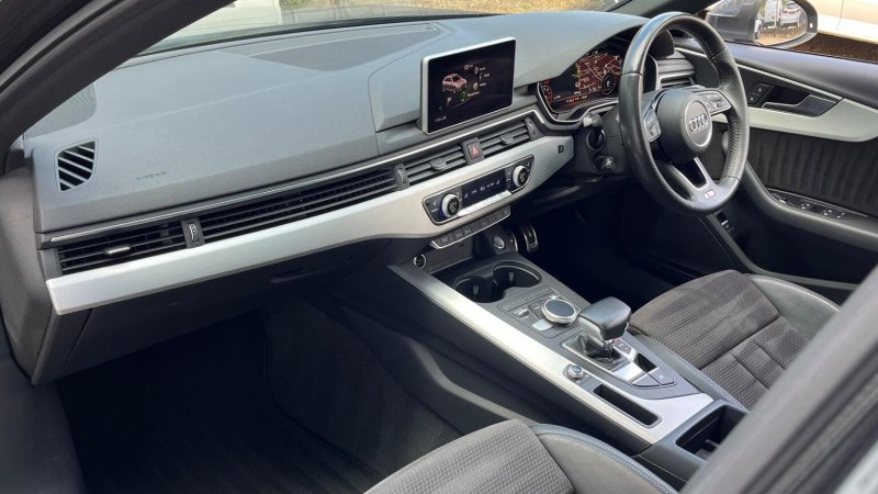 AUDI A4 AVANT