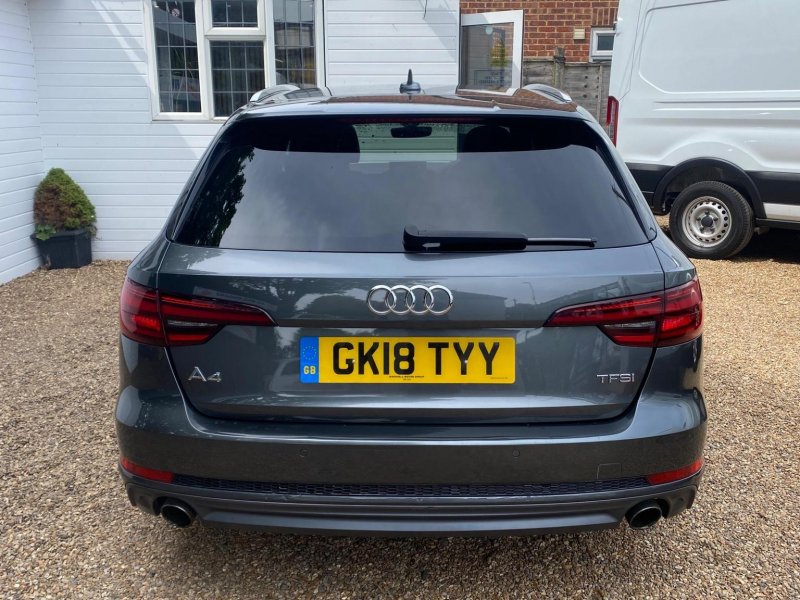 AUDI A4 AVANT
