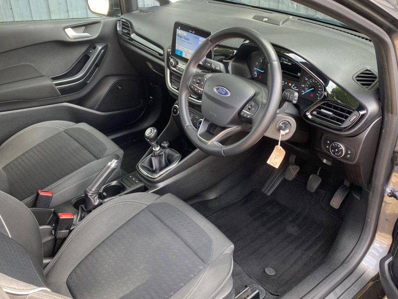 View FORD FIESTA 1.0T EcoBoost Zetec Euro 6 (s/s) 3dr