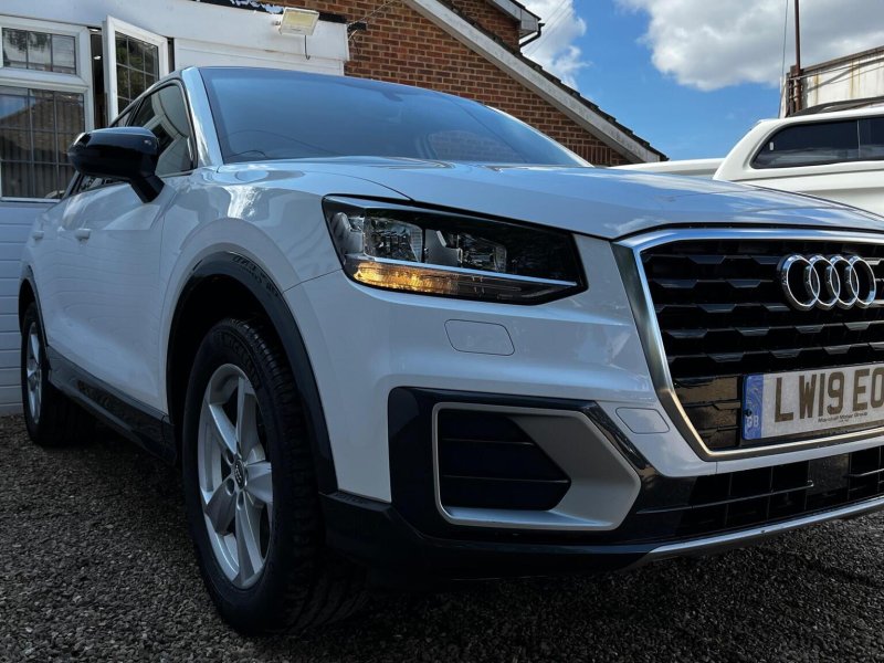 AUDI Q2