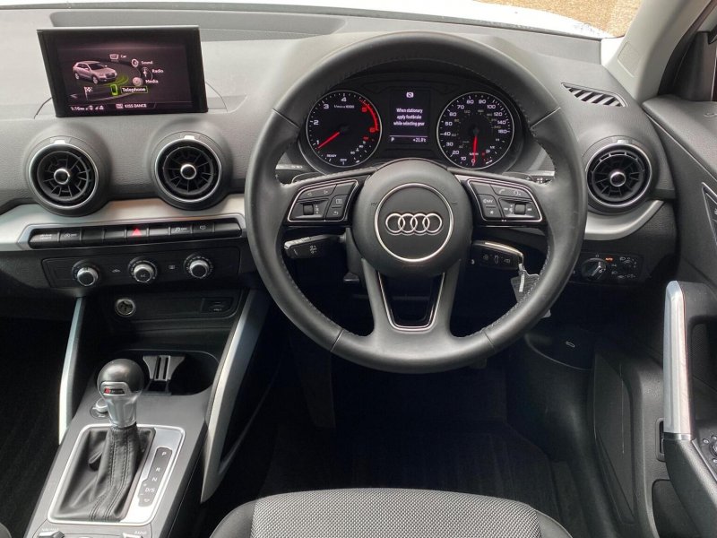 AUDI Q2