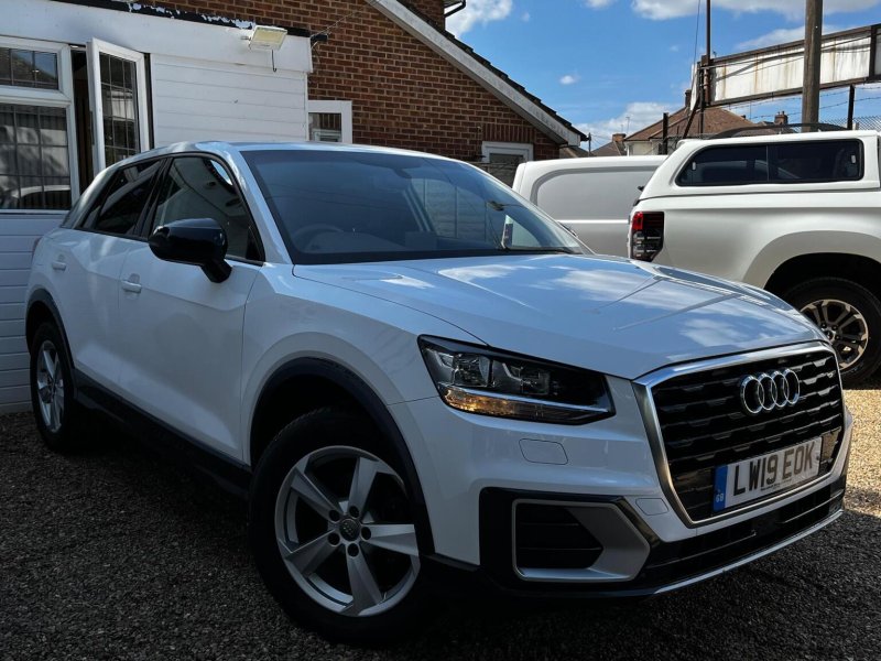 AUDI Q2