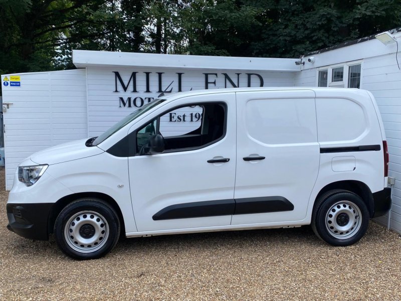 View VAUXHALL COMBO 1.5 Turbo D 2300 Dynamic L1 H1 Euro 6 4dr