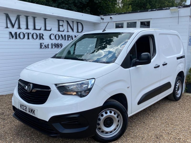 View VAUXHALL COMBO 1.5 Turbo D 2300 Dynamic L1 H1 Euro 6 4dr