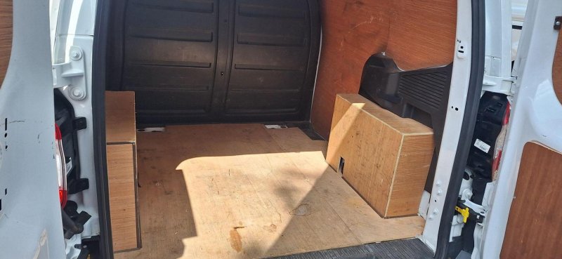 FORD TRANSIT COURIER