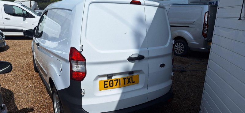 FORD TRANSIT COURIER