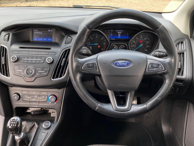 FORD FOCUS