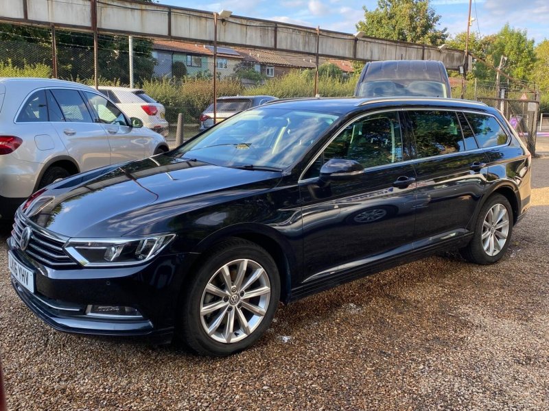 View VOLKSWAGEN PASSAT 2.0 TDI BlueMotion Tech SE Business DSG Euro 6 (s/s) 5dr